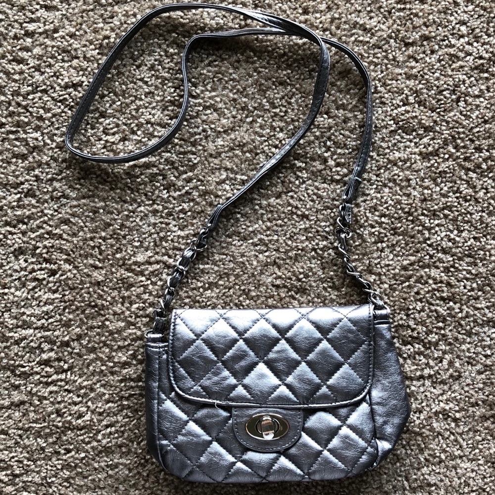 Small silver crossbody purse 👛 Charlotte Russe
